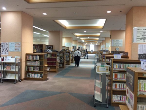 船橋市中央図書館